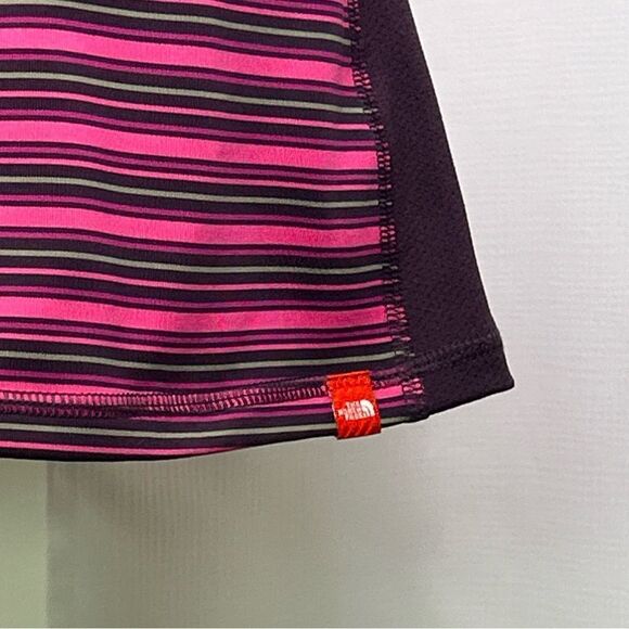 The North Face Top Women’s Large Pink Strips Vapor Wick Short Sleeve Scoop Neck - Picture 4 of 11
